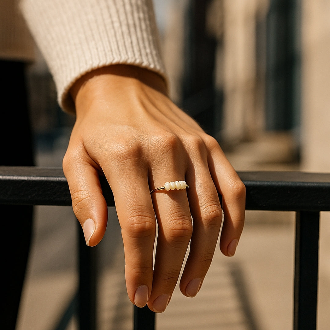 ANILLO VALENTINA ROCHE CINCO PERLAS DORADO