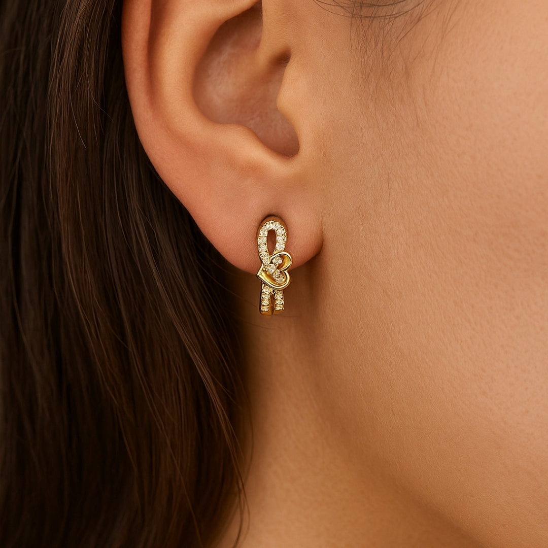 PENDIENTES VALENTINA ROCHE ARO DORADO CON MOTIVO CORAZÓN Y CIRCONITAS