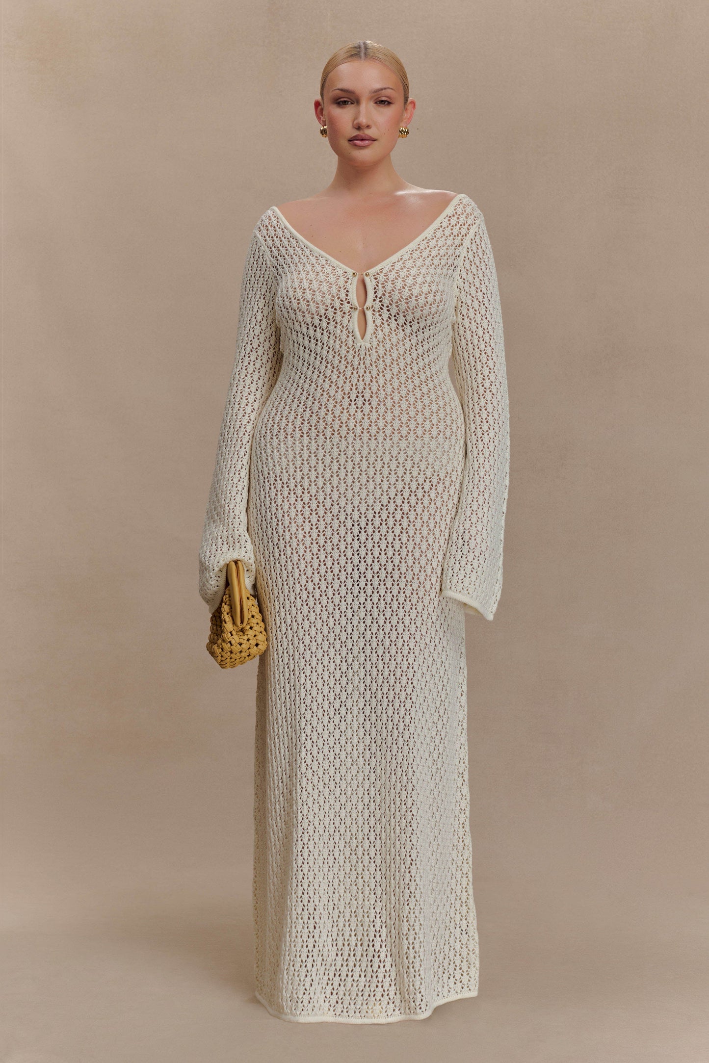 Vestido largo con mangas acampanadas y corte en forma de cola de pez de Kayleigh Crochet - Blanco