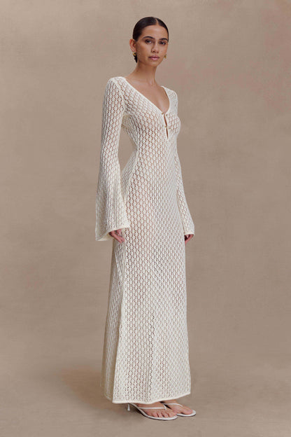 Vestido largo con mangas acampanadas y corte en forma de cola de pez de Kayleigh Crochet - Blanco