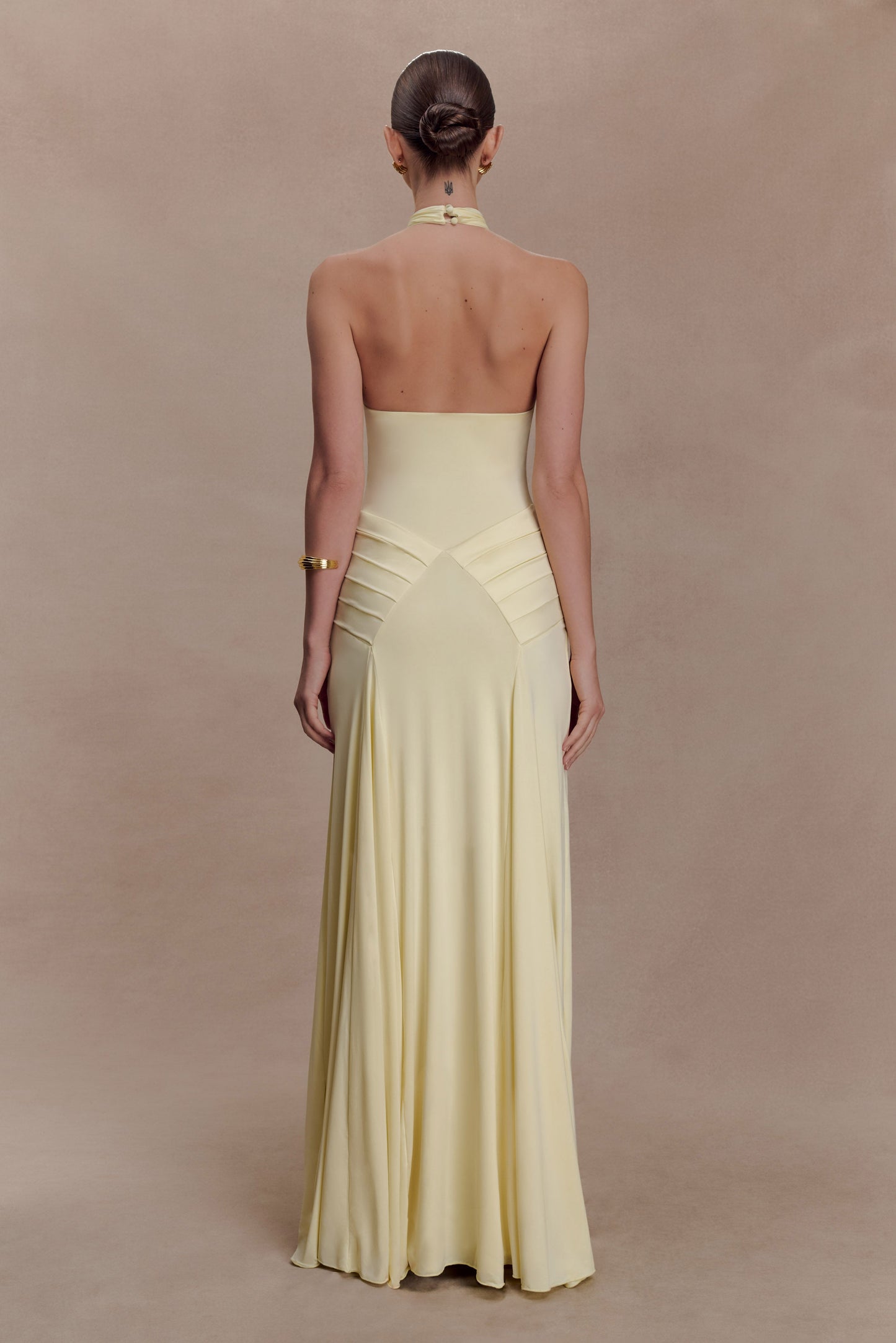 Vestido largo halter fruncido Indira - Limón