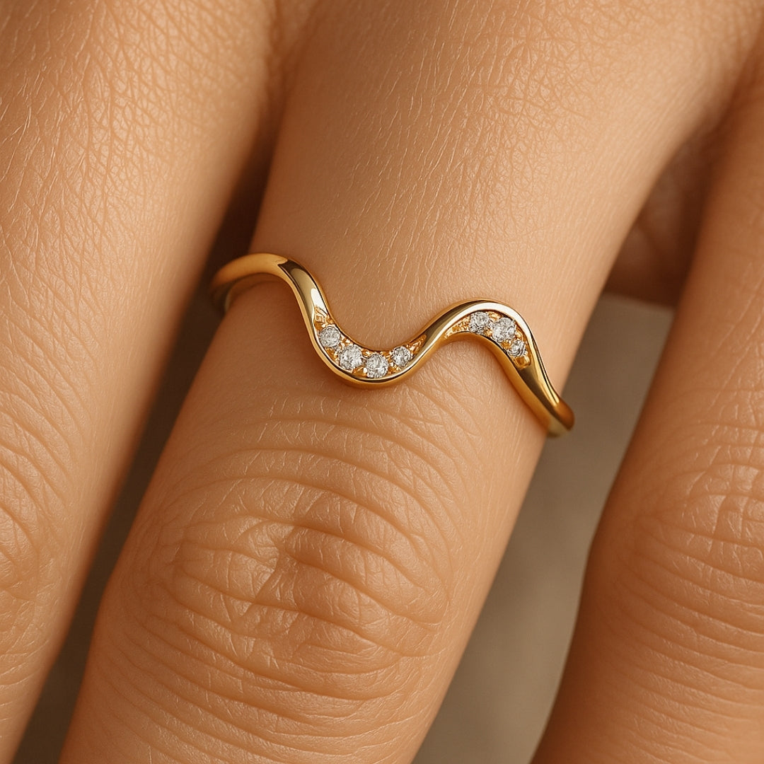 ANILLO VALENTINA ROCHE ONDULADO BICOLOR CON CIRCONITAS