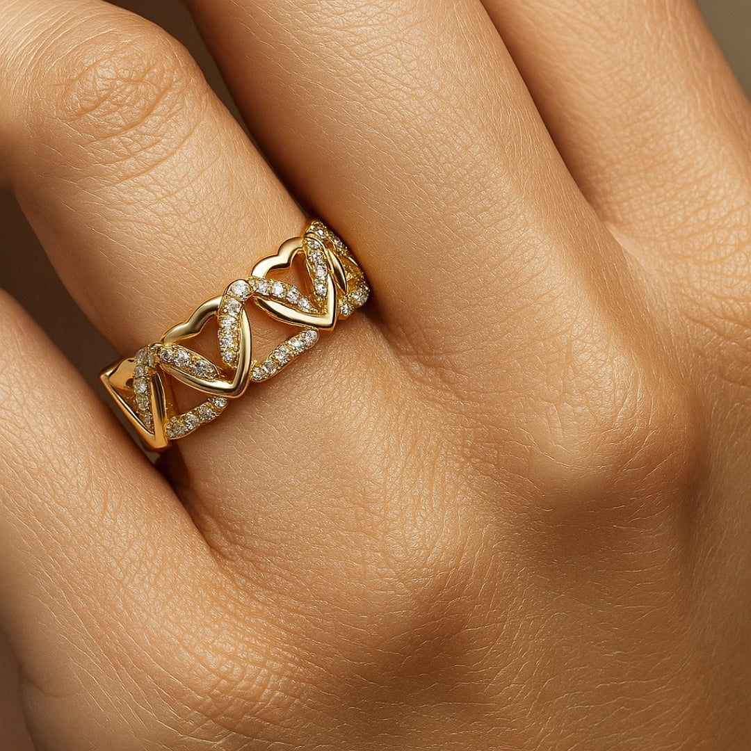 ANILLO VALENTINA ROCHE DORADO CALADO CON CIRCONITAS