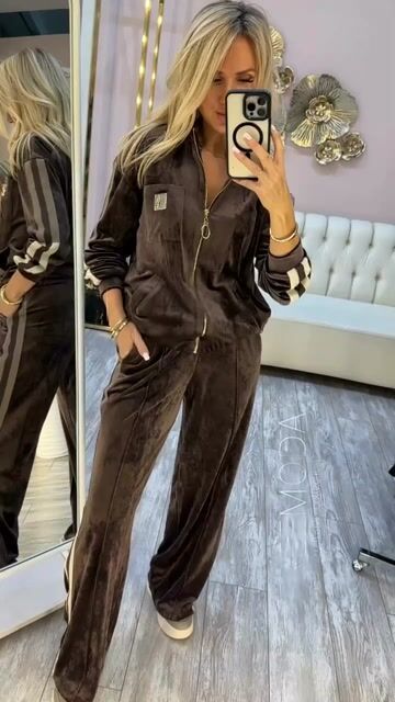 Laoise – Conjunto deportivo de pana con detalles a rayas