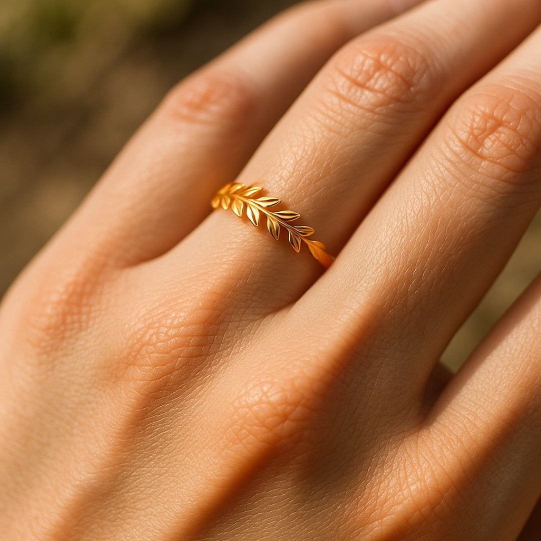 ANILLO VALENTINA ROCHE DORADO HOJAS ENTRELAZADAS
