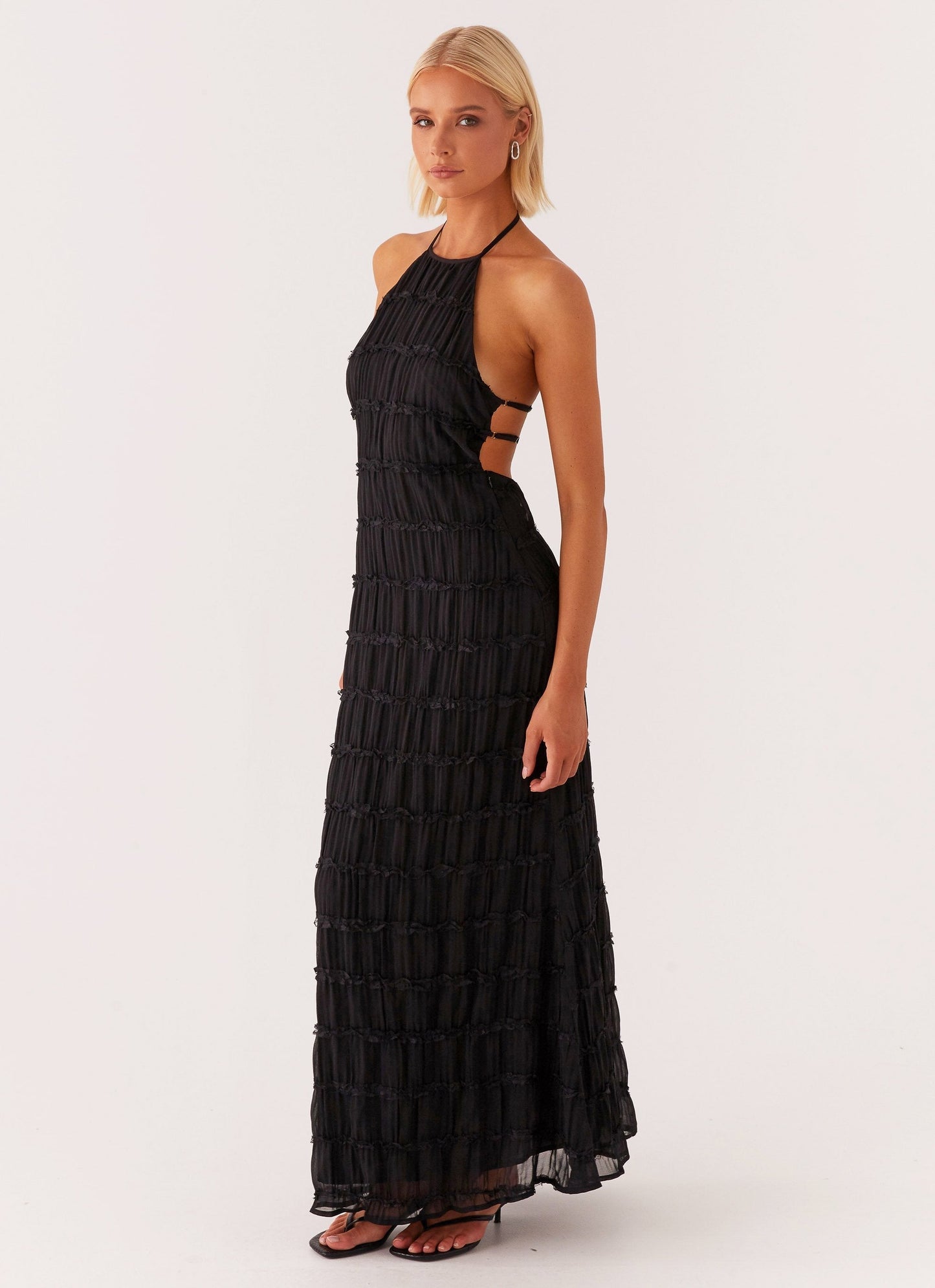 VESTIDO LARGO HALTER DE ENCAJE ELEGANTE