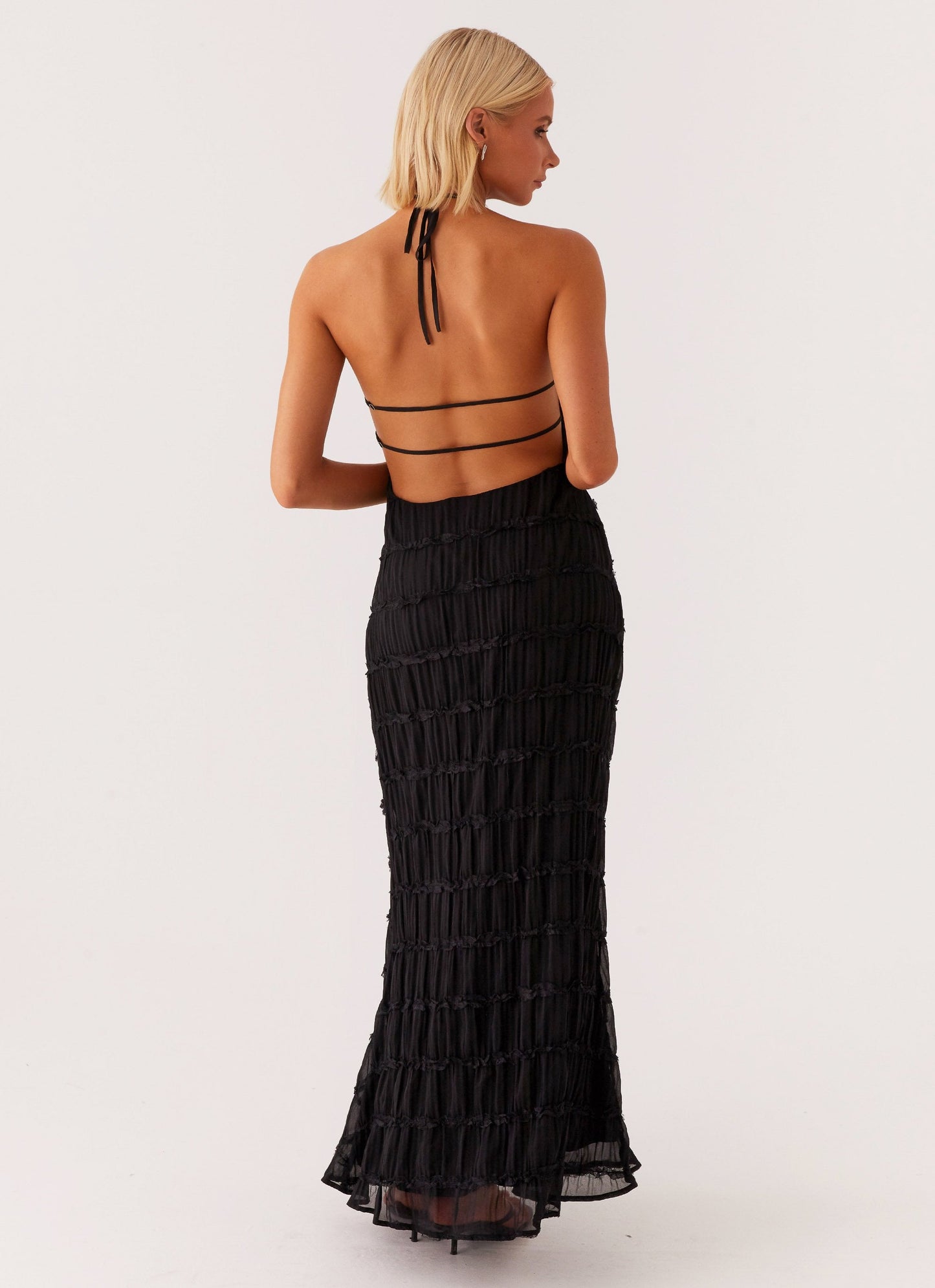 VESTIDO LARGO HALTER DE ENCAJE ELEGANTE