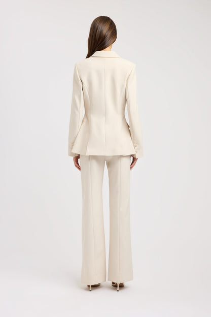 Blazer entallado de cuello alto