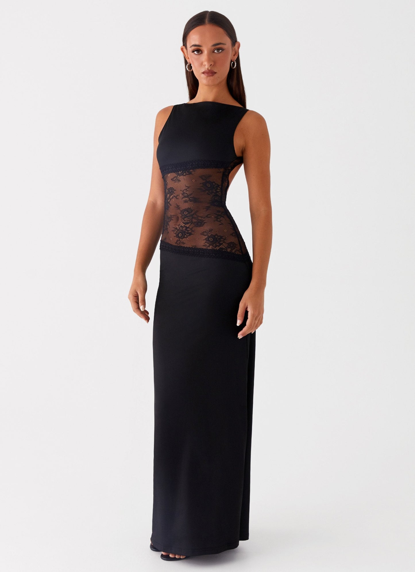 VESTIDO LARGO ELEGANTE CON DETALLE DE ENCAJE