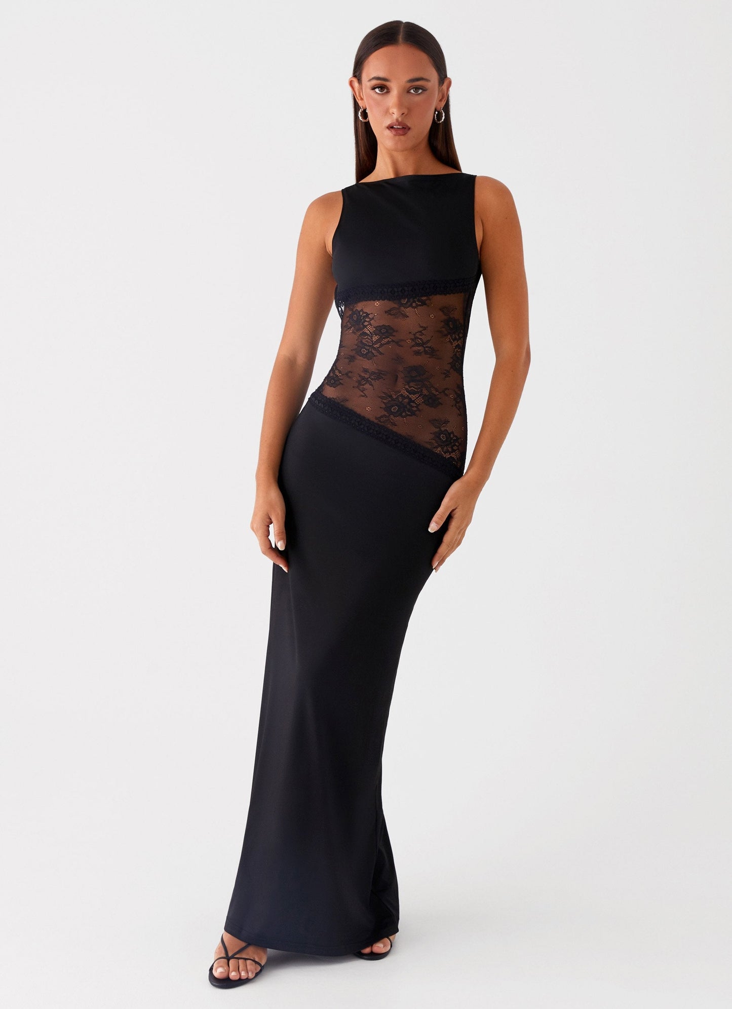 VESTIDO LARGO ELEGANTE CON DETALLE DE ENCAJE