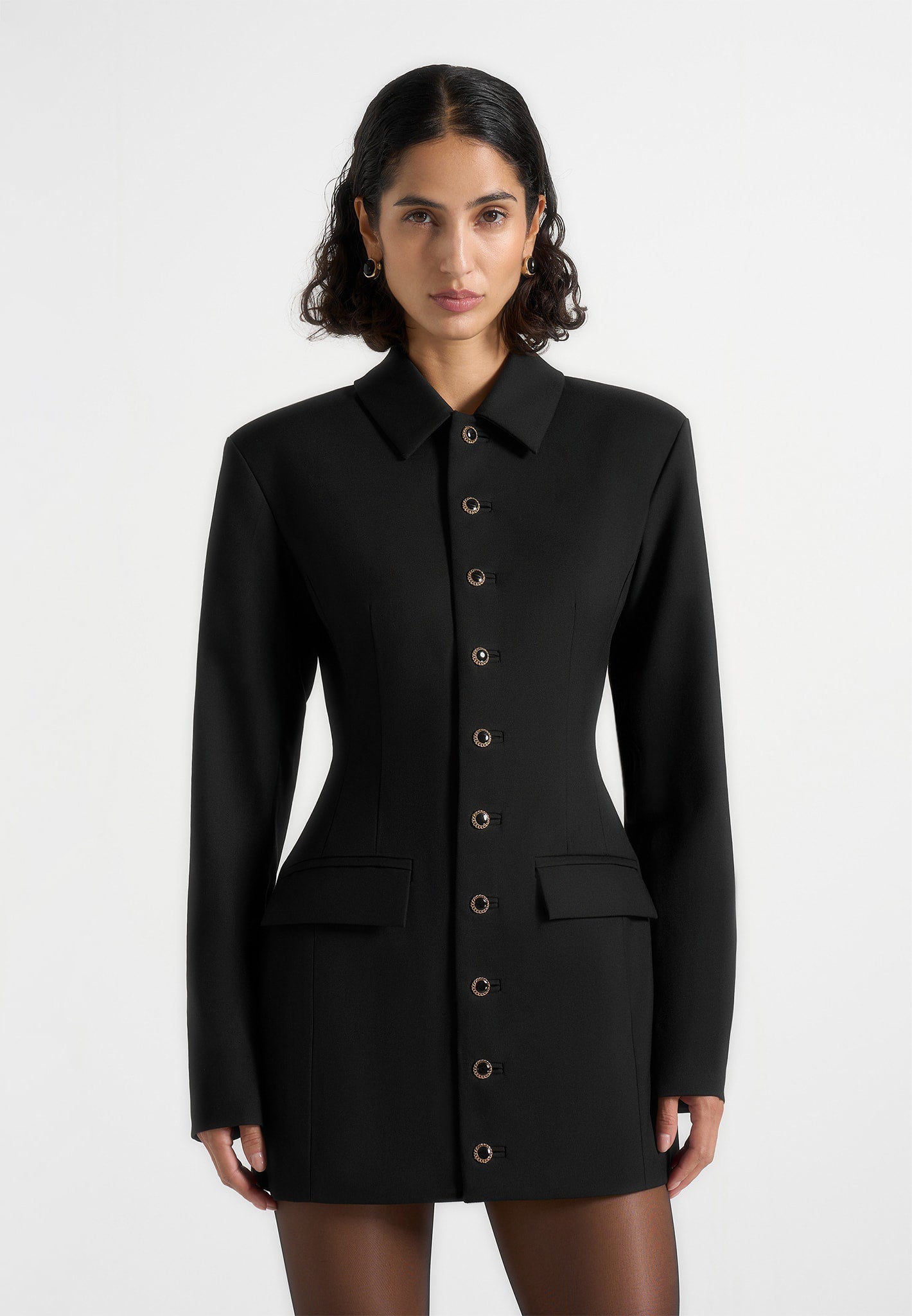 Amaya - Vestido blazer con botones y corte de reloj de arena - Negro