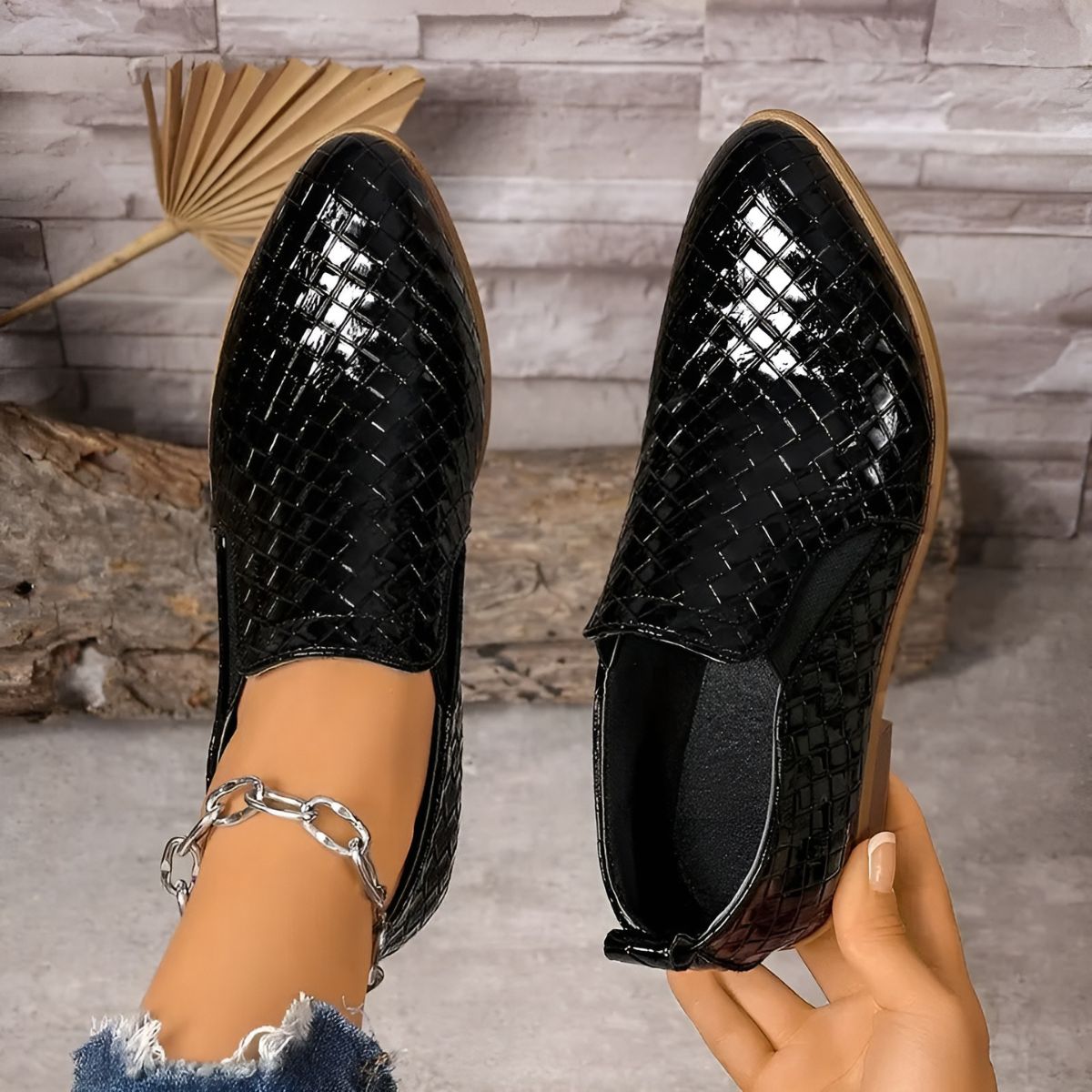 BOTINES TIPO CHELSEA CON EFECTO TRENZADO Y TACÓN DE MADERA
