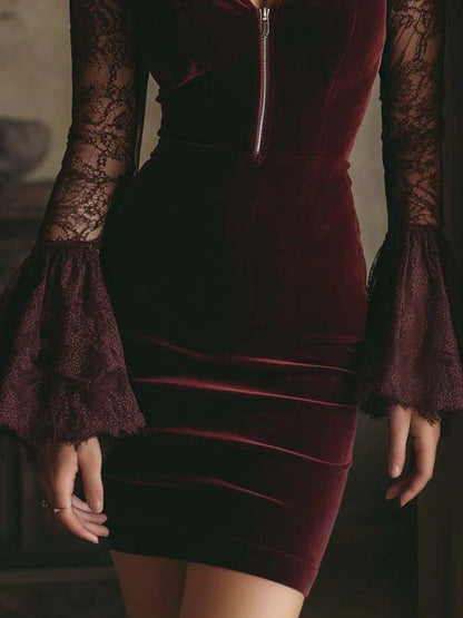 VESTIDO DE TERCIOPELO BURDEOS CON ENCAJE