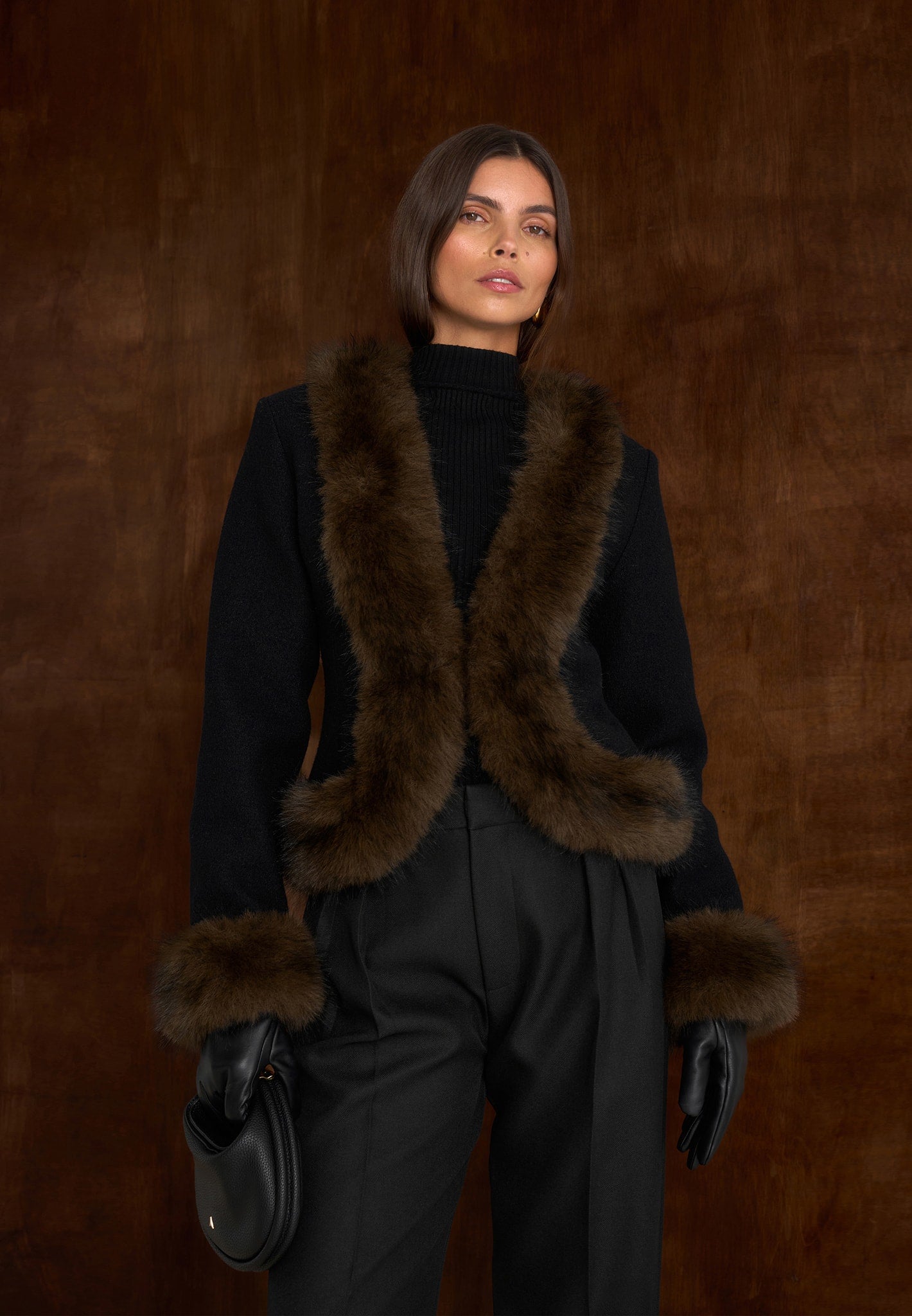 Lina - Chaqueta esculpida con ribete de lana y piel - Negro