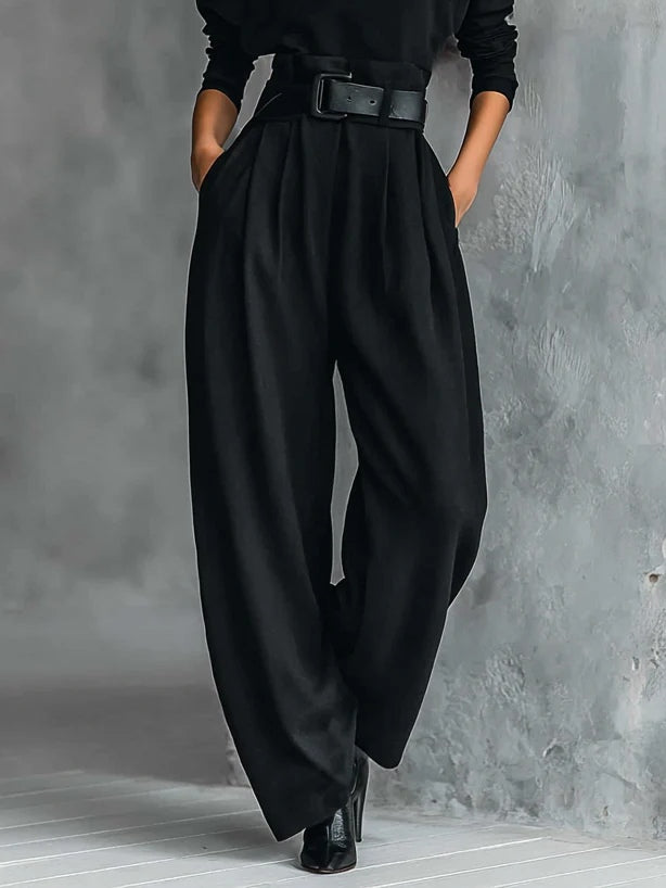 MONO ELEGANTE DE CINTURA ALTA CON CORTE FLUIDO