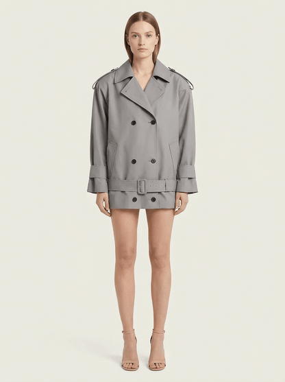 TRENCH DOBLE BOTONADURA CORTE AMPLIO URBANO