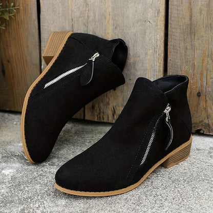 BOTINES DE ANTE CON CREMALLERA LATERAL Y TACÓN BAJO