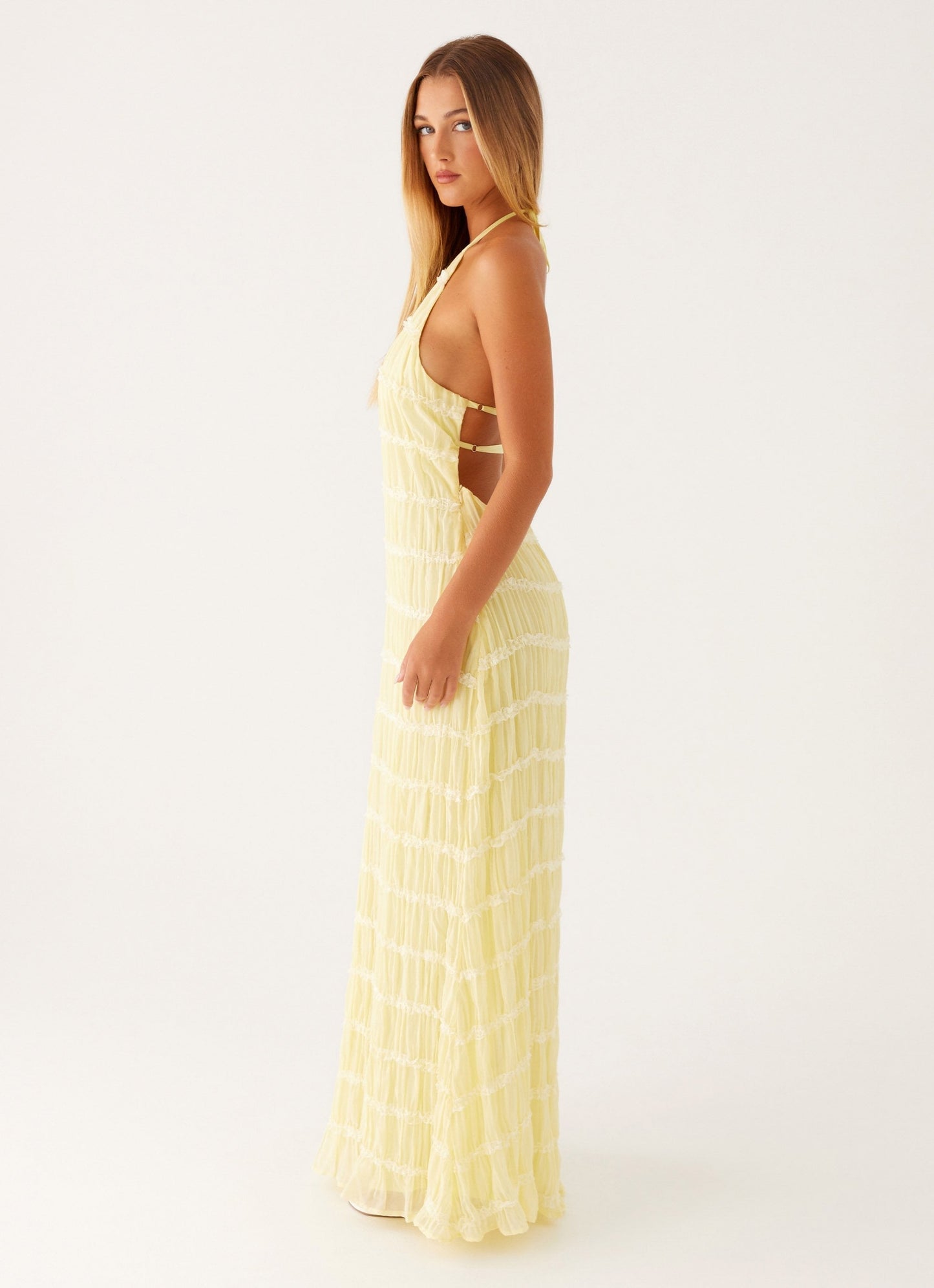 VESTIDO LARGO HALTER DE ENCAJE ELEGANTE