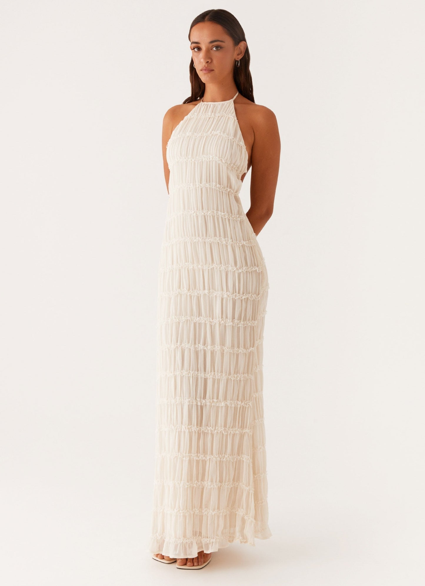VESTIDO LARGO HALTER DE ENCAJE ELEGANTE