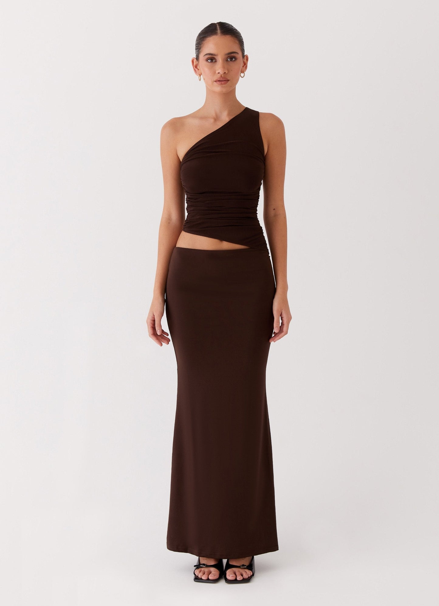 CONJUNTO LARGO ELEGANTE ASIMÉTRICO