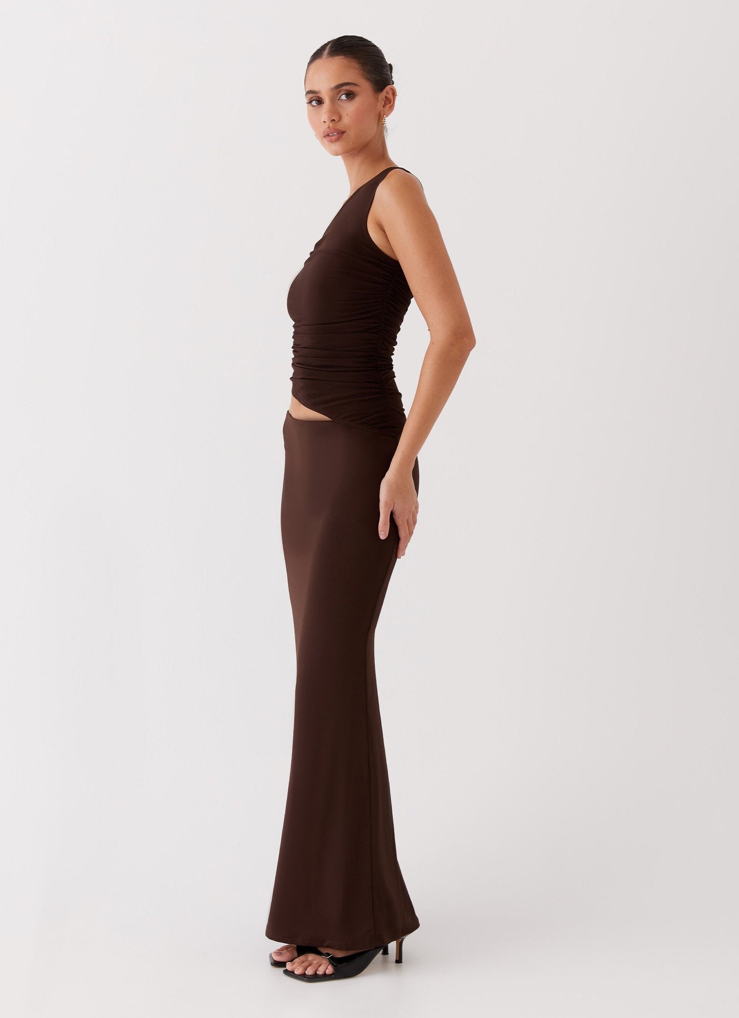 CONJUNTO LARGO ELEGANTE ASIMÉTRICO